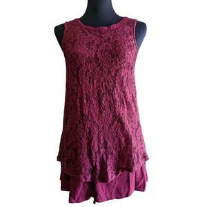 Liz Lange Maternity Burgundy Sleeveless Lace Overlay Shirt Size Small Holiday